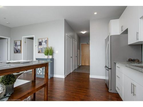 908-100 Garment Street, Kitchener, ON - Indoor Photo Showing Kitchen