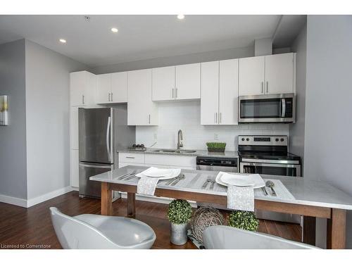 908-100 Garment Street, Kitchener, ON - Indoor Photo Showing Kitchen