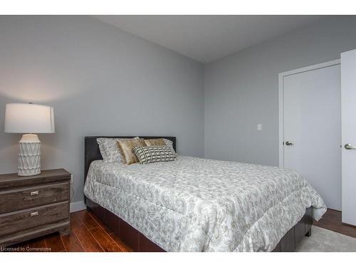 908-100 Garment Street, Kitchener, ON - Indoor Photo Showing Bedroom