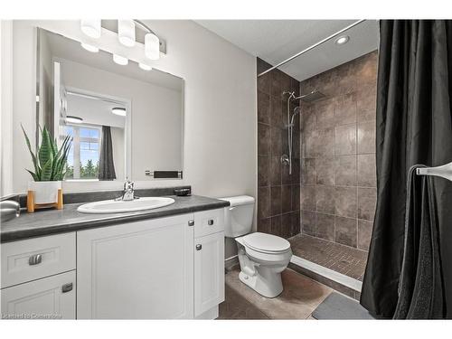 40 Eliza Avenue, Kitchener, ON - Indoor Photo Showing Bathroom