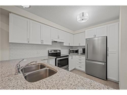 40 Eliza Avenue, Kitchener, ON - Indoor Photo Showing Kitchen With Double Sink With Upgraded Kitchen