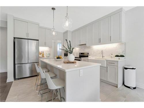 2324 Tokala Trail, London, ON - Indoor Photo Showing Kitchen With Upgraded Kitchen