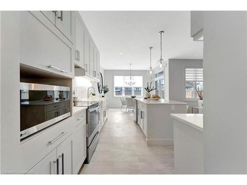 2324 Tokala Trail, London, ON - Indoor Photo Showing Kitchen