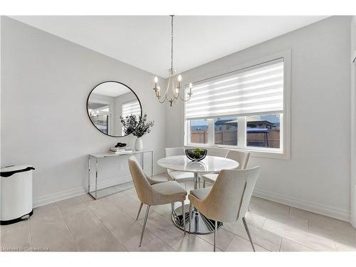 2324 Tokala Trail, London, ON - Indoor Photo Showing Dining Room