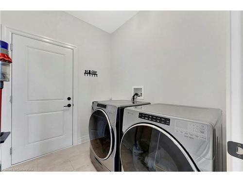 2324 Tokala Trail, London, ON - Indoor Photo Showing Laundry Room