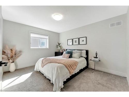 2324 Tokala Trail, London, ON - Indoor Photo Showing Bedroom