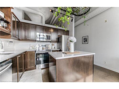 306-404 King Street W, Kitchener, ON - Indoor Photo Showing Kitchen