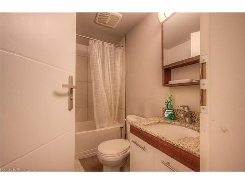 620-308 Lester Street, Waterloo, ON - Indoor Photo Showing Bathroom