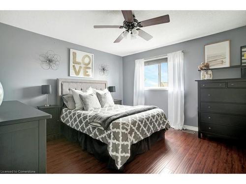 71 Flockhart Road, Cambridge, ON - Indoor Photo Showing Bedroom