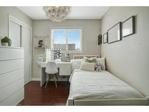 71 Flockhart Road, Cambridge, ON - Indoor Photo Showing Bedroom