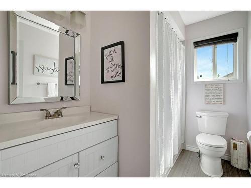 71 Flockhart Road, Cambridge, ON - Indoor Photo Showing Bathroom