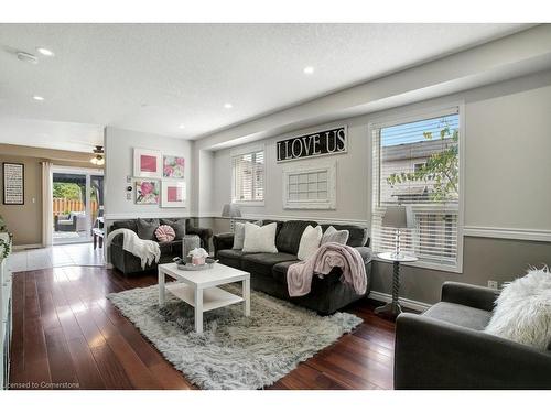 71 Flockhart Road, Cambridge, ON - Indoor Photo Showing Living Room