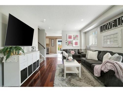 71 Flockhart Road, Cambridge, ON - Indoor Photo Showing Living Room