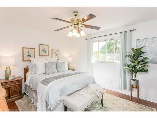 87 Uplands Drive, Kitchener, ON - Indoor Photo Showing Bedroom