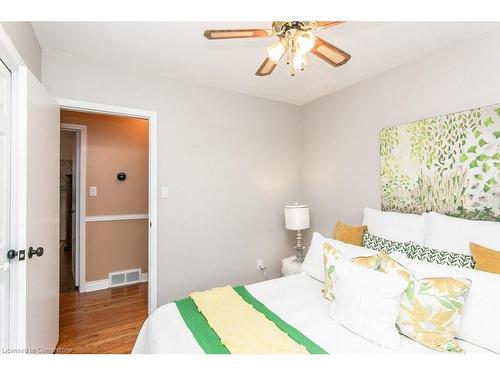 87 Uplands Drive, Kitchener, ON - Indoor Photo Showing Bedroom