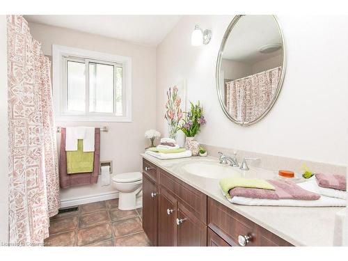 87 Uplands Drive, Kitchener, ON - Indoor Photo Showing Bathroom