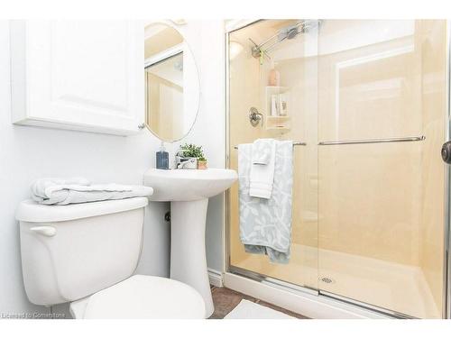 87 Uplands Drive, Kitchener, ON - Indoor Photo Showing Bathroom