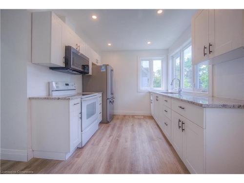 29 Second Avenue, Cambridge, ON - Indoor Photo Showing Kitchen