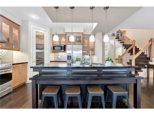 326 Thomas Slee Drive, Kitchener, ON - Indoor Photo Showing Kitchen With Upgraded Kitchen