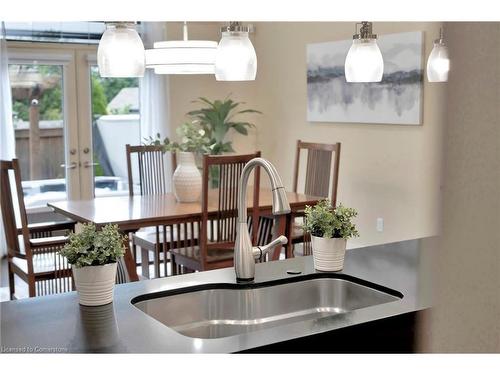 326 Thomas Slee Drive, Kitchener, ON - Indoor Photo Showing Dining Room