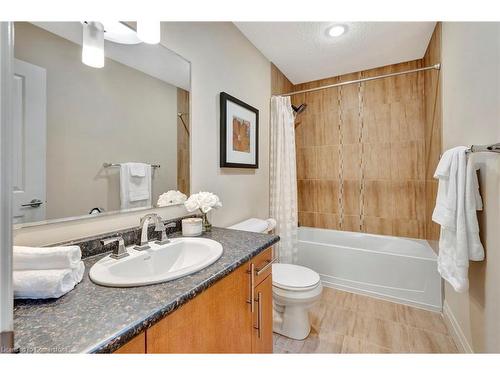 326 Thomas Slee Drive, Kitchener, ON - Indoor Photo Showing Bathroom