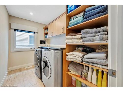 326 Thomas Slee Drive, Kitchener, ON - Indoor Photo Showing Laundry Room