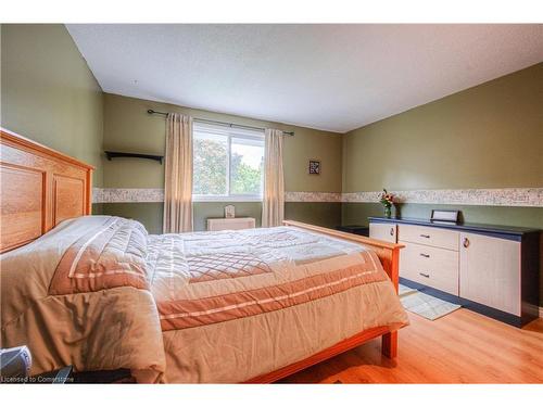 14 Lewis Crescent, Kitchener, ON - Indoor Photo Showing Bedroom