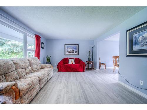 14 Lewis Crescent, Kitchener, ON - Indoor Photo Showing Other Room