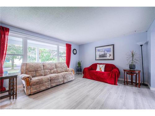 14 Lewis Crescent, Kitchener, ON - Indoor Photo Showing Other Room