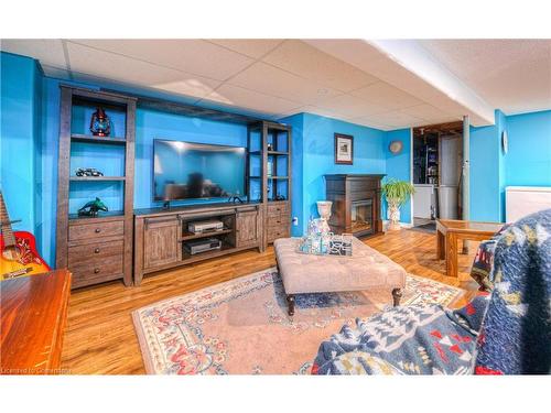 14 Lewis Crescent, Kitchener, ON - Indoor Photo Showing Living Room