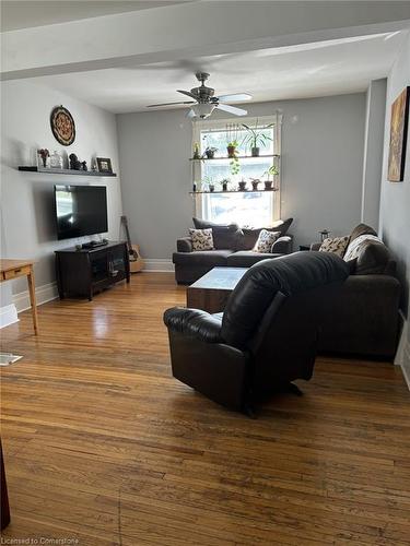 25 John Street, Cambridge, ON - Indoor Photo Showing Living Room