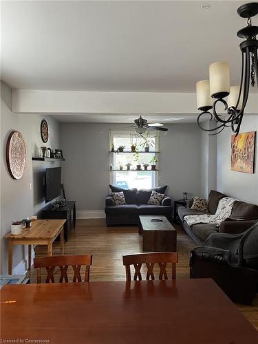 25 John Street, Cambridge, ON - Indoor Photo Showing Living Room