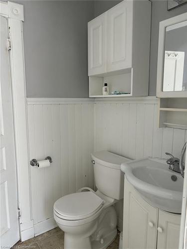 25 John Street, Cambridge, ON - Indoor Photo Showing Bathroom