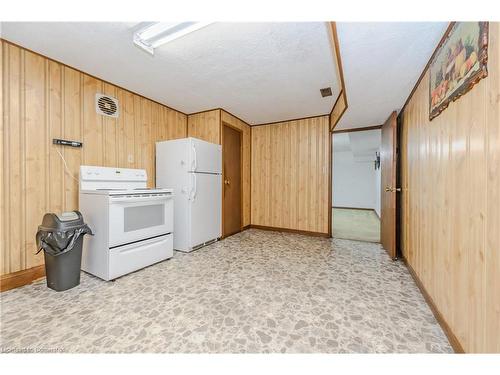 11 Patricia Avenue, Cambridge, ON - Indoor Photo Showing Kitchen