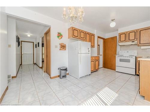 11 Patricia Avenue, Cambridge, ON - Indoor Photo Showing Kitchen