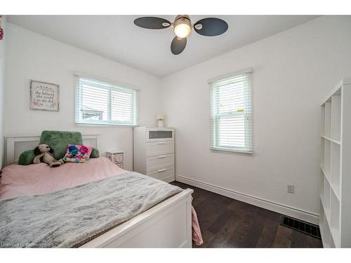 223 Lancaster Street W, Kitchener, ON - Indoor Photo Showing Bedroom