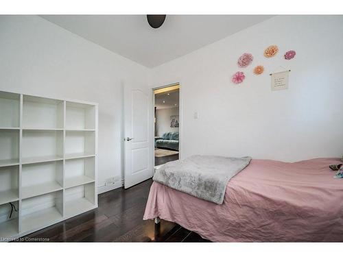 223 Lancaster Street W, Kitchener, ON - Indoor Photo Showing Bedroom