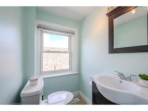 223 Lancaster Street W, Kitchener, ON - Indoor Photo Showing Bathroom