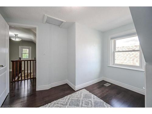 223 Lancaster Street W, Kitchener, ON - Indoor Photo Showing Other Room