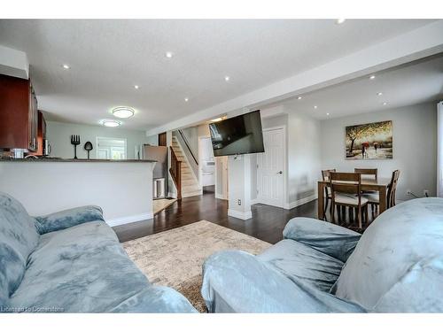 223 Lancaster Street W, Kitchener, ON - Indoor Photo Showing Living Room