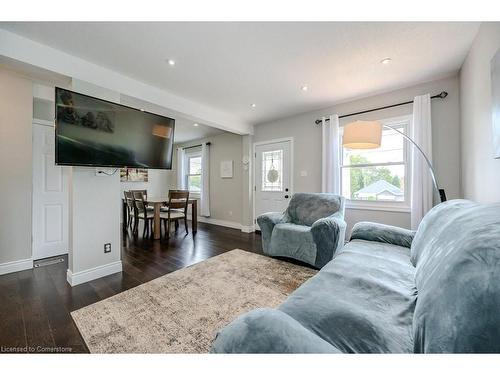 223 Lancaster Street W, Kitchener, ON - Indoor Photo Showing Living Room