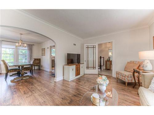 82 Dunham Avenue, Kitchener, ON - Indoor Photo Showing Living Room