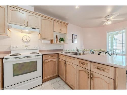 22-50 Midland Drive, Kitchener, ON - Indoor Photo Showing Kitchen With Double Sink