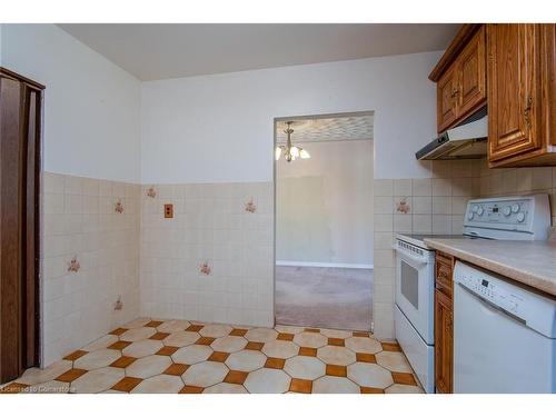 59 Lakeside Drive, Kitchener, ON - Indoor Photo Showing Kitchen