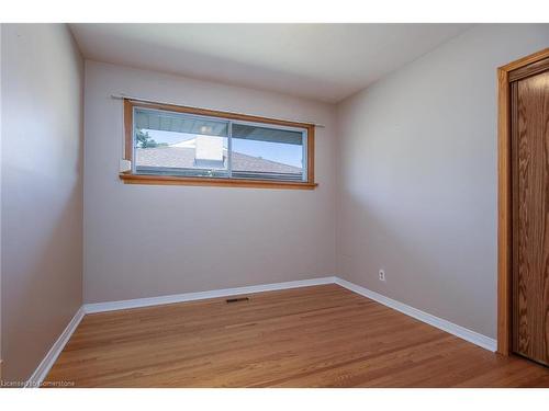 59 Lakeside Drive, Kitchener, ON - Indoor Photo Showing Other Room