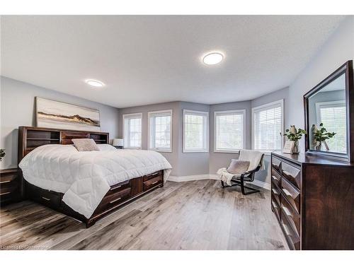 112 Sofron Drive, Cambridge, ON - Indoor Photo Showing Bedroom