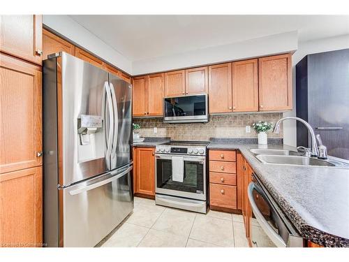 112 Sofron Drive, Cambridge, ON - Indoor Photo Showing Kitchen With Stainless Steel Kitchen With Double Sink