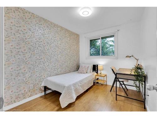 543 Glen Forrest Boulevard, Waterloo, ON - Indoor Photo Showing Bedroom