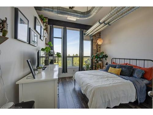 605-120 Mansion Street, Kitchener, ON - Indoor Photo Showing Bedroom