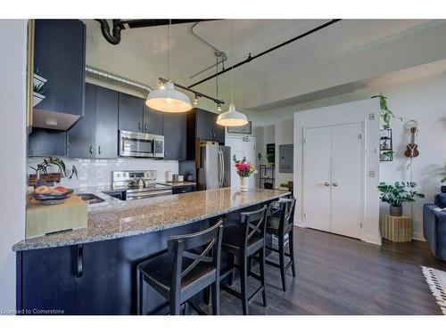 605-120 Mansion Street, Kitchener, ON - Indoor Photo Showing Kitchen With Upgraded Kitchen